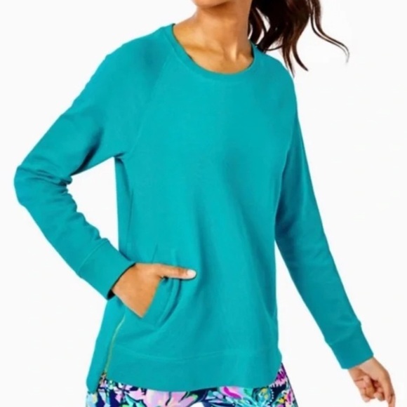 Lilly Pulitzer Tops - Lilly Pulitzer luxletic beach comber pullover top Maldives teal 20345